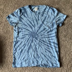 Campus tee